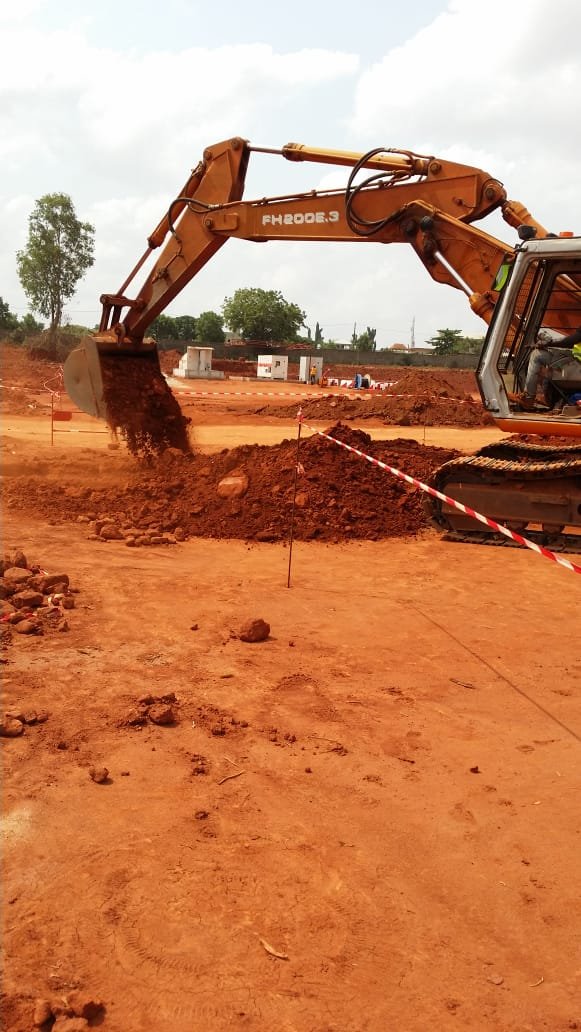 Travaux de fourreautage à l'hôpital international de référence de Calavi